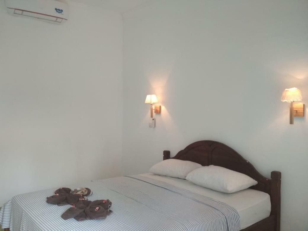 Almaida II Gili Trawangan Bed & Breakfast Exterior photo