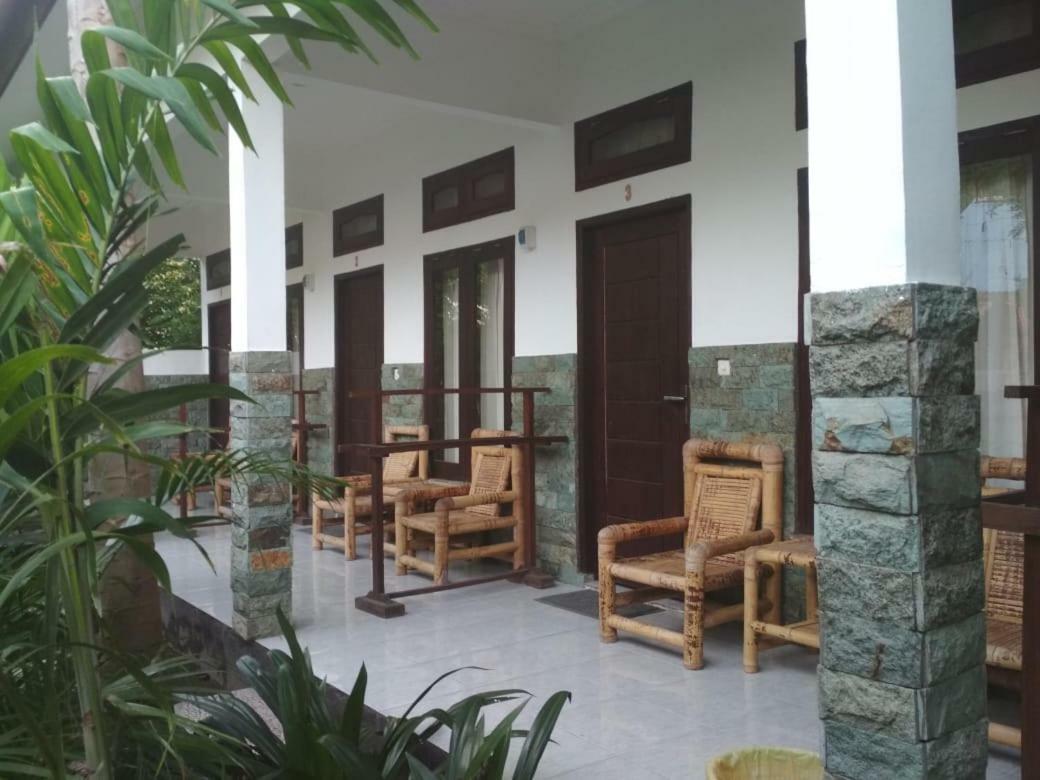 Almaida II Gili Trawangan Bed & Breakfast Exterior photo