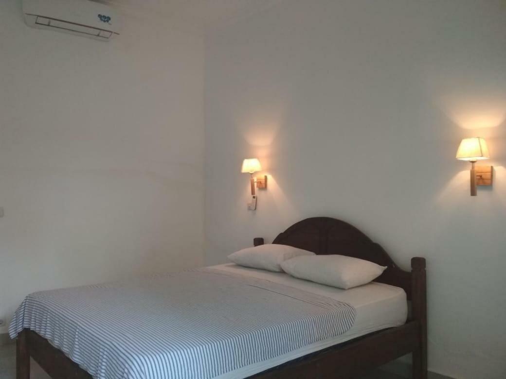 Almaida II Gili Trawangan Bed & Breakfast Exterior photo