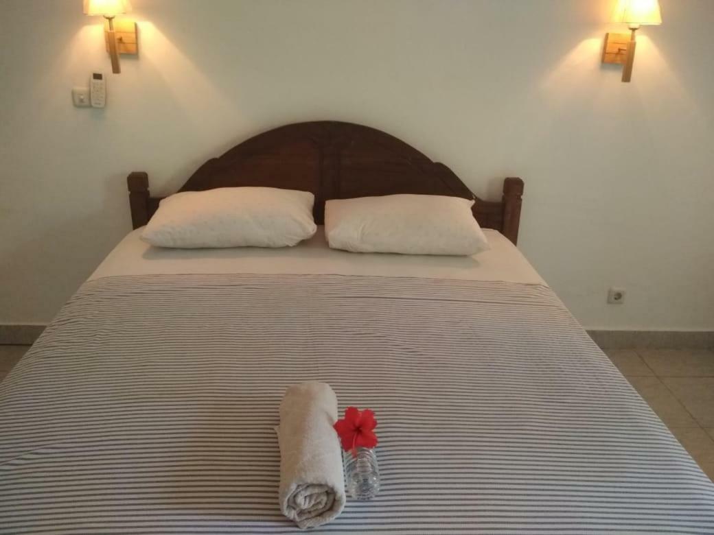 Almaida II Gili Trawangan Bed & Breakfast Exterior photo